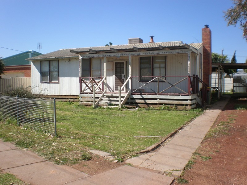 153 Stradbroke Avenue, Swan Hill VIC 3585