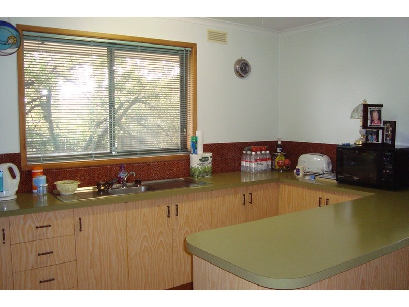 3/64 Stradbroke Avenue, Swan Hill VIC 3585