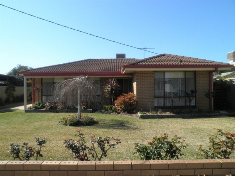 15 Holloway Grove, Swan Hill VIC 3585