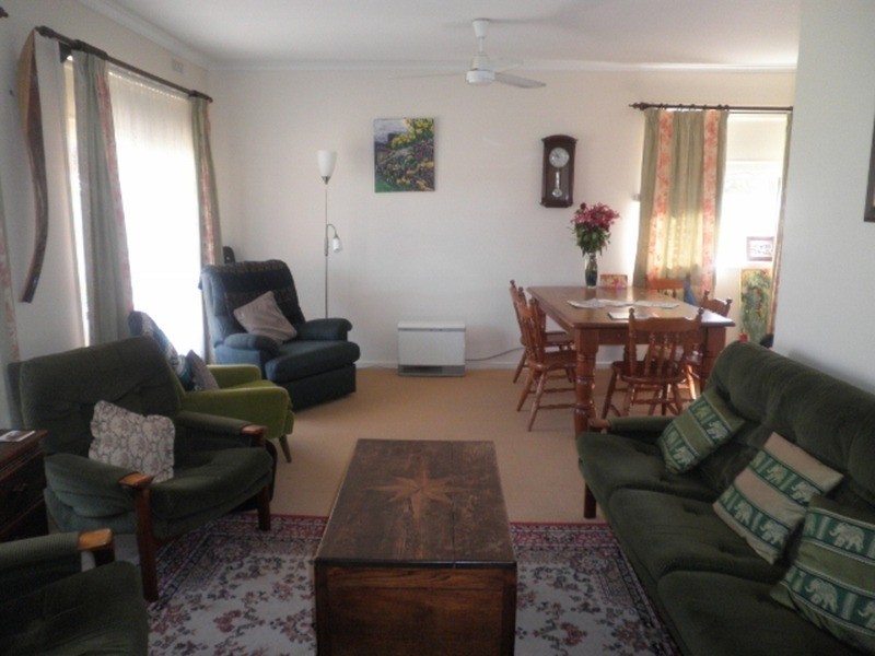 15 Holloway Grove, Swan Hill VIC 3585