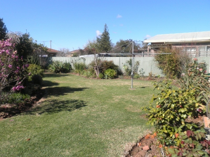 15 Holloway Grove, Swan Hill VIC 3585