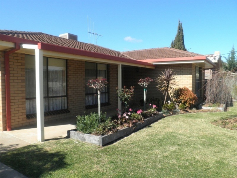 15 Holloway Grove, Swan Hill VIC 3585