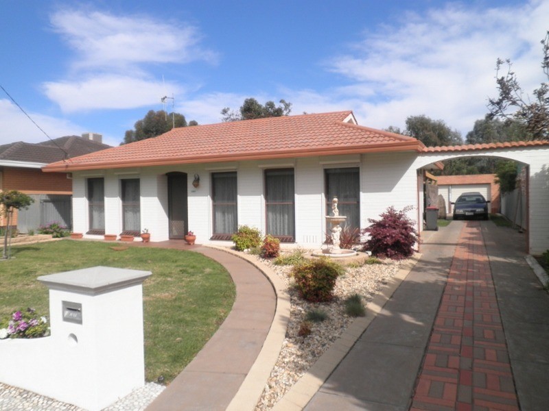 9 Mellor Grove, Swan Hill VIC 3585