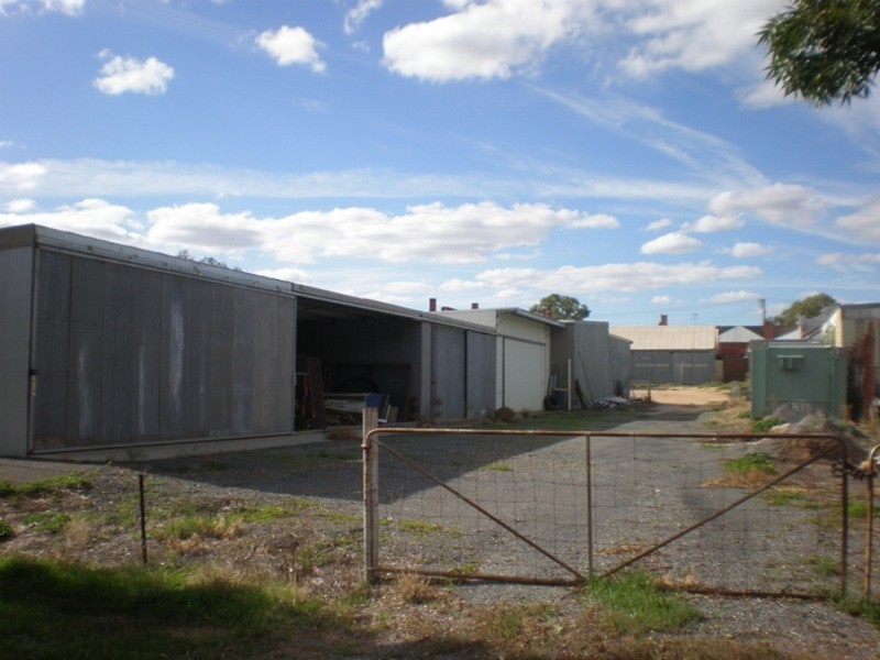 7 Byrnes Street, Donald VIC 3480