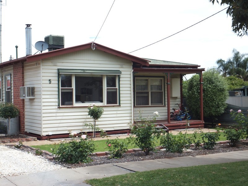 5 Lynden Street, Swan Hill VIC 3585