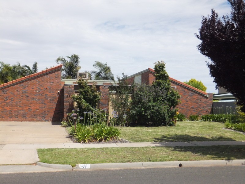 28 Douglas Avenue, Swan Hill VIC 3585