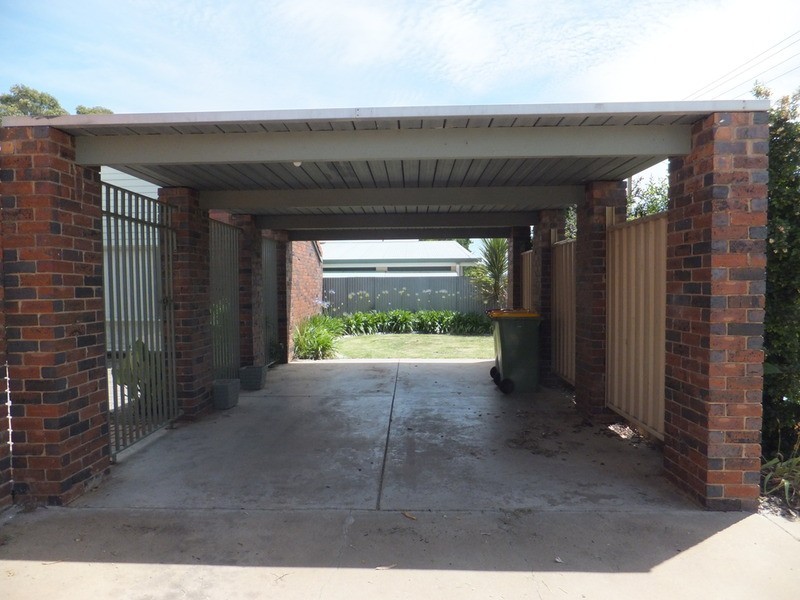 28 Douglas Avenue, Swan Hill VIC 3585