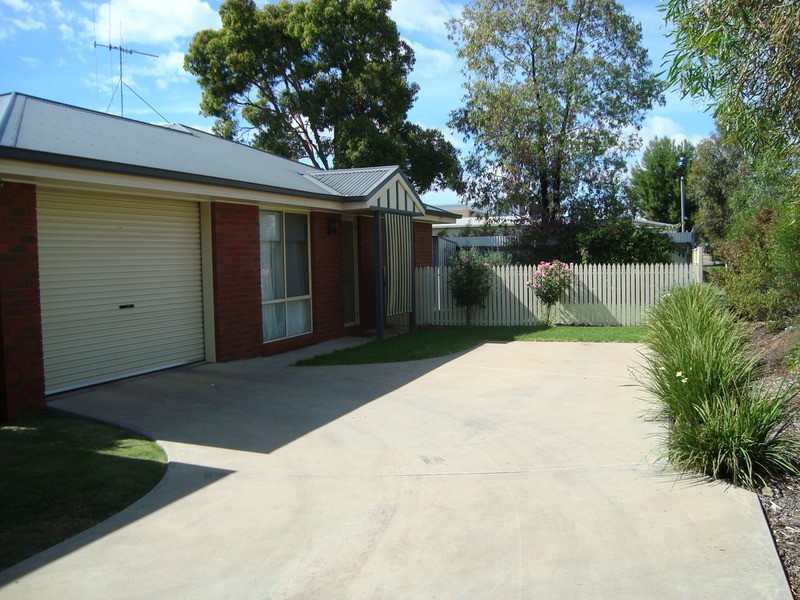 3/12 Wonnon Court, Swan Hill VIC 3585