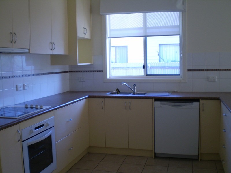 1/82 Stradbroke Avenue, Swan Hill VIC 3585