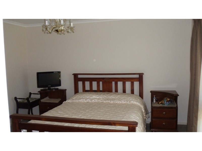 51 Parkview Drive, Swan Hill VIC 3585