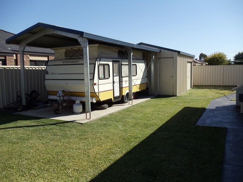 9 Cutri Drive, Swan Hill VIC 3585