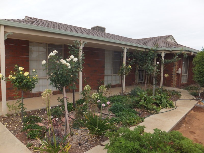 2/7 Cleeland Drive, Swan Hill VIC 3585