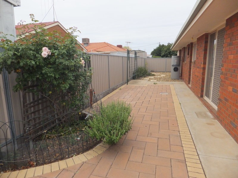 2/7 Cleeland Drive, Swan Hill VIC 3585