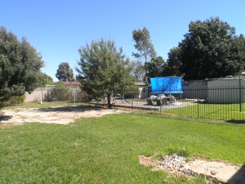 44 Poole Boulevard, Swan Hill VIC 3585