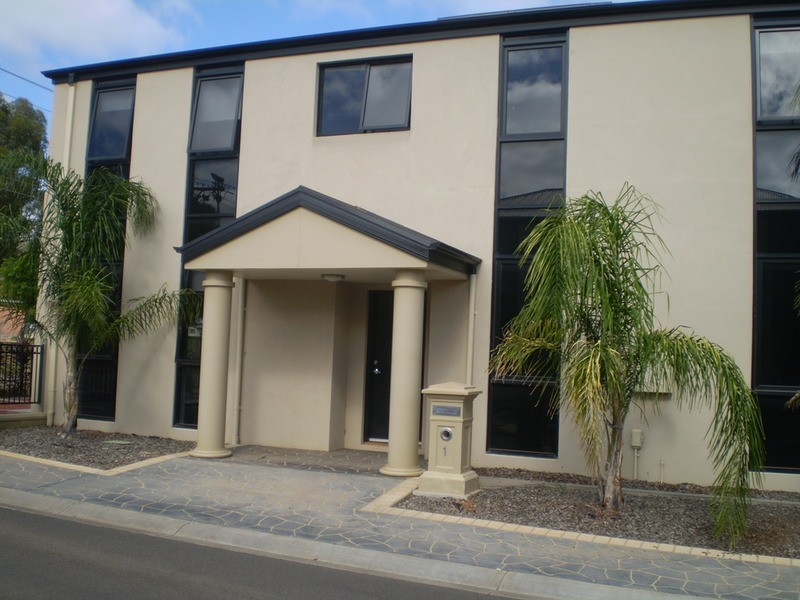 1 Betts Court, Swan Hill VIC 3585