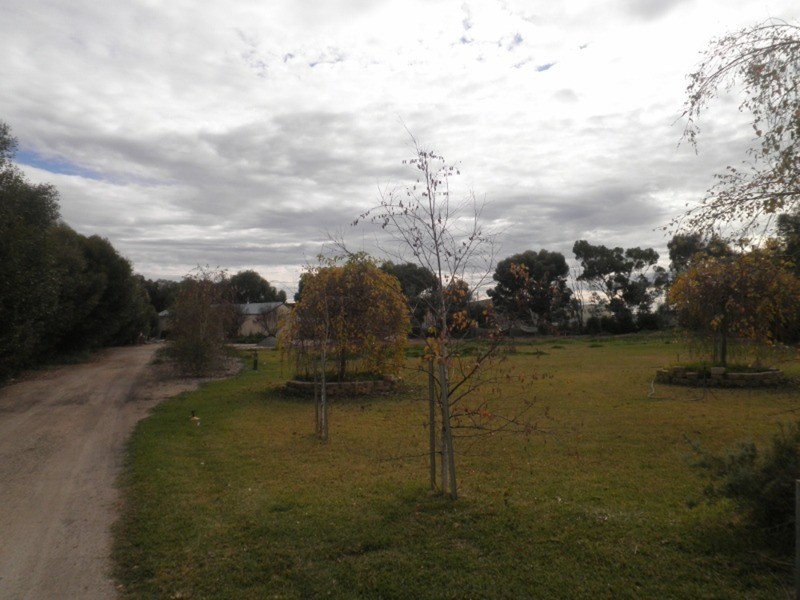 6 Yvonne Close, Swan Hill VIC 3585