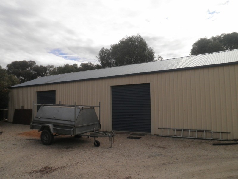 6 Yvonne Close, Swan Hill VIC 3585