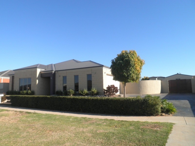 26 Boree Drive, Swan Hill VIC 3585