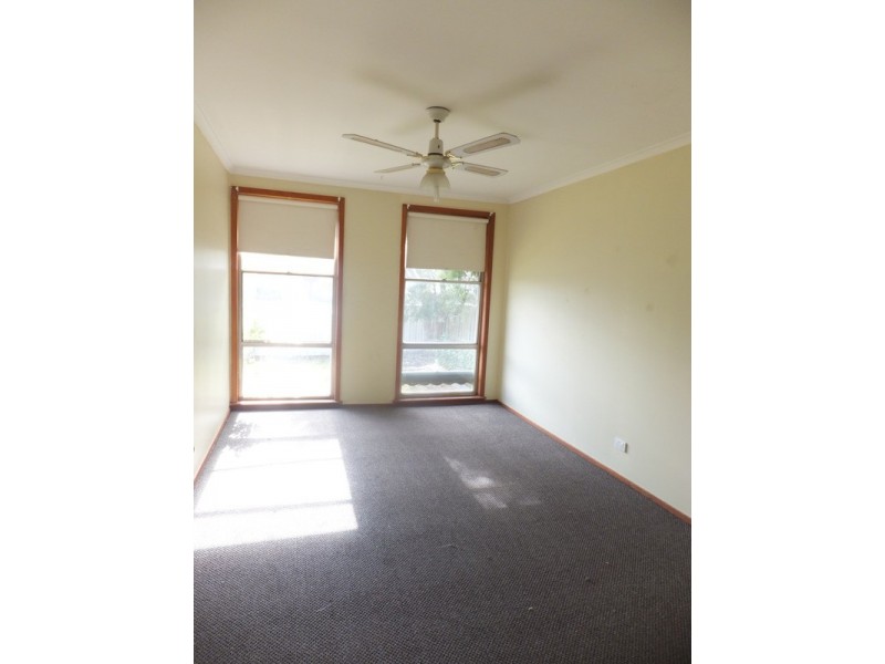 2 Harrison  Crescent, Swan Hill VIC 3585