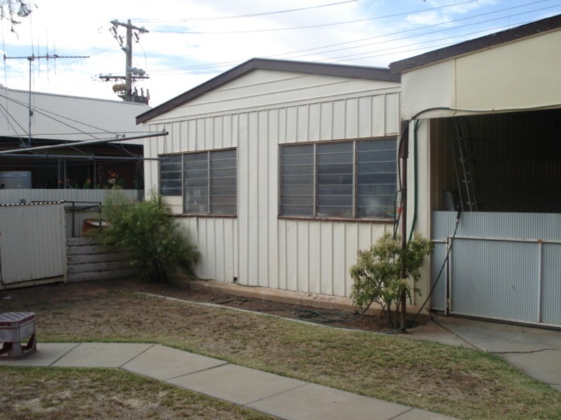 2 Wilkins Grove, Swan Hill VIC 3585