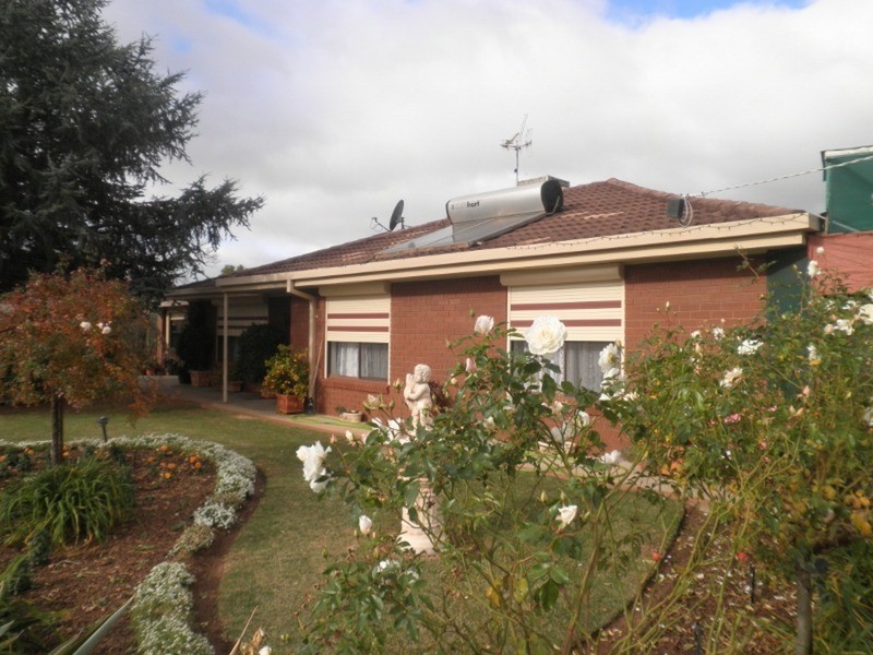 53 Marraboor Street, Lake Boga VIC 3584