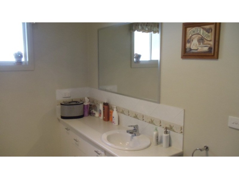 111 Stradbroke Avenue, Nyah VIC 3594