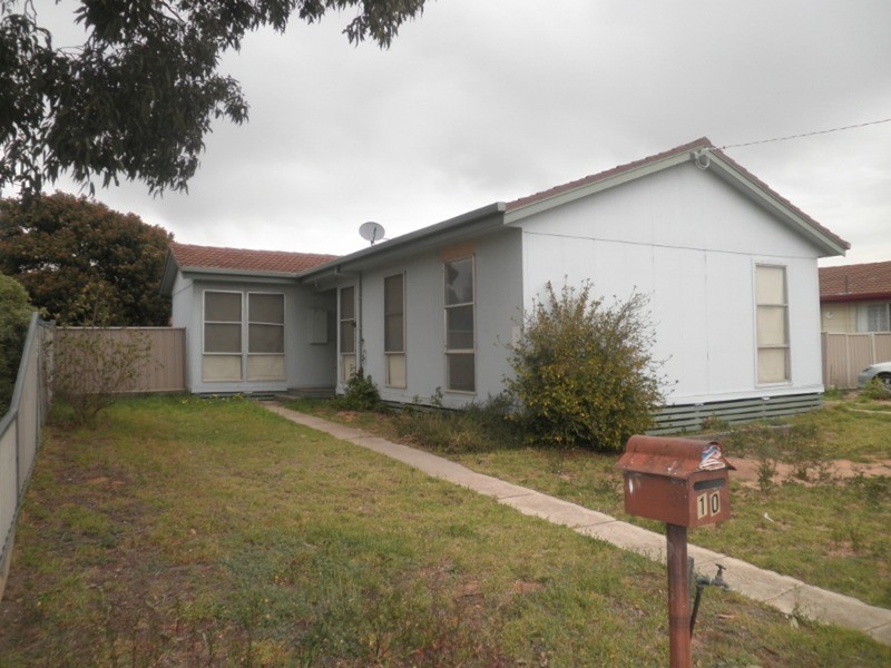 10 Harrison Crescent, Swan Hill VIC 3585