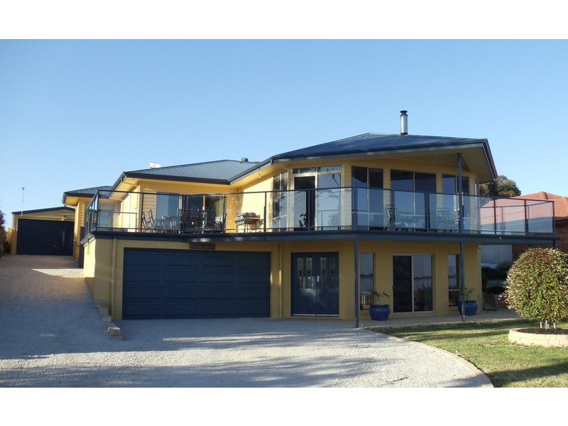 353 Lakeside Drive, Lake Boga VIC 3584