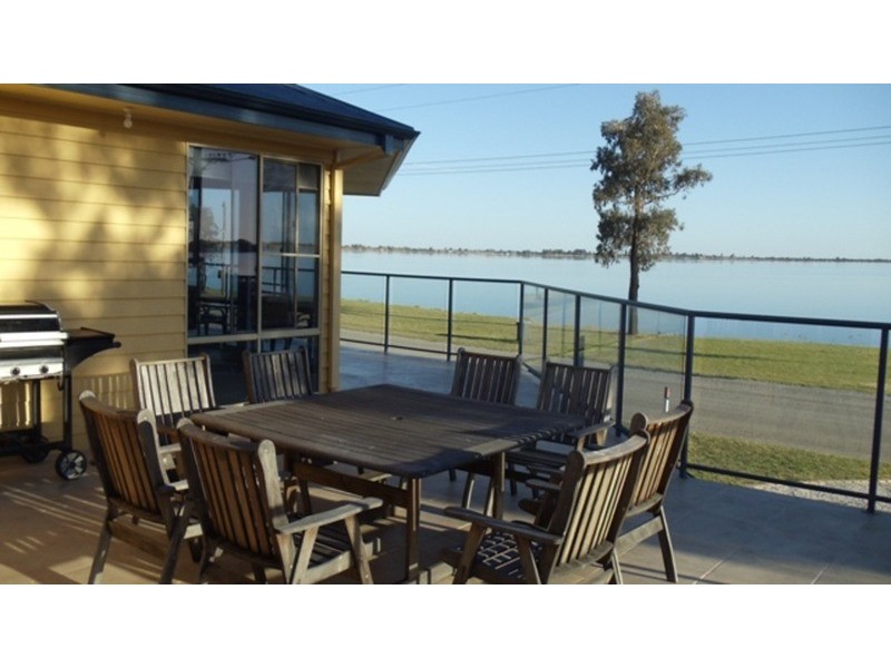 353 Lakeside Drive, Lake Boga VIC 3584