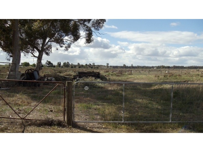 135 Woodgate Road, Swan Hill VIC 3585