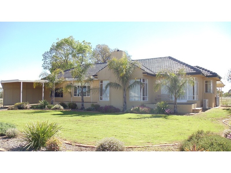 4462B Murray Valley Highway, Lake Boga VIC 3584
