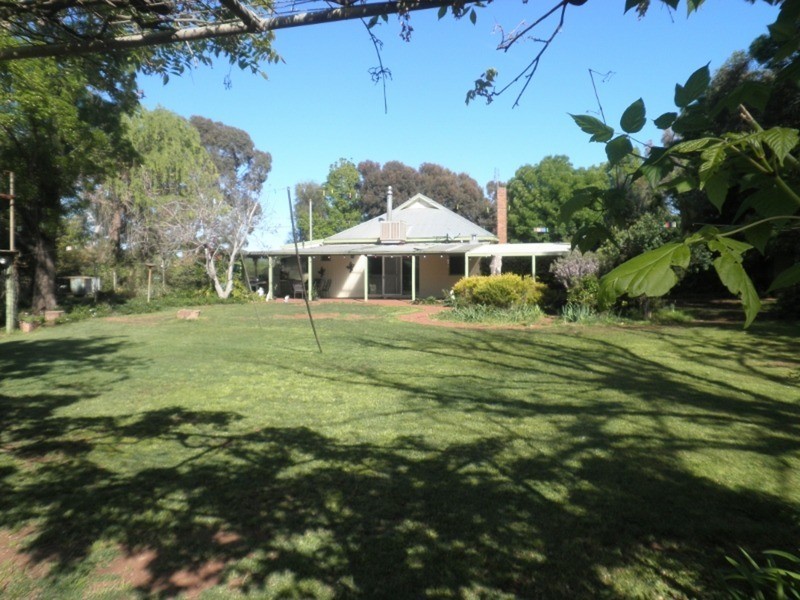 12 Woolstons Lane, Swan Hill VIC 3585