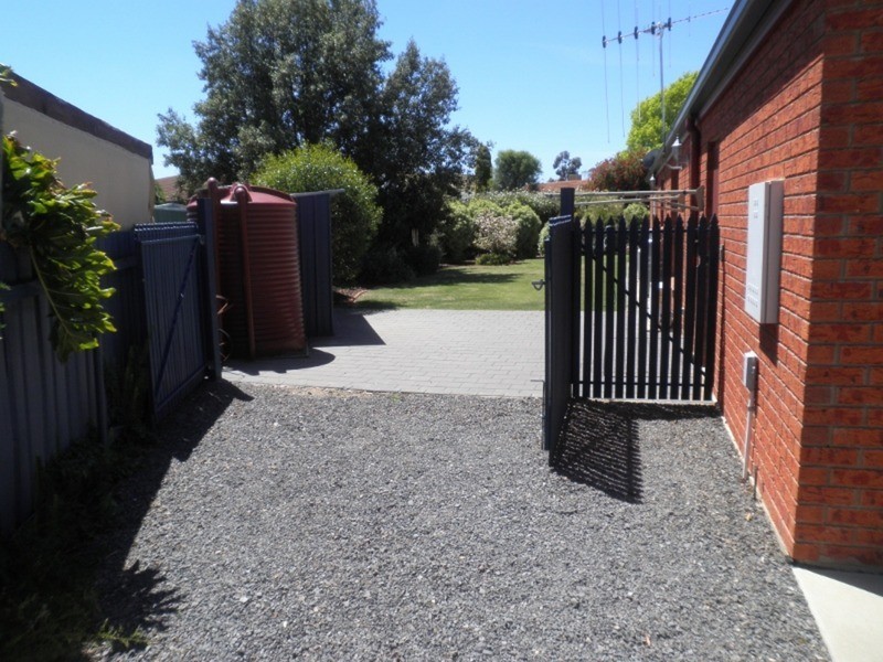 6 Wilkins Grove, Swan Hill VIC 3585