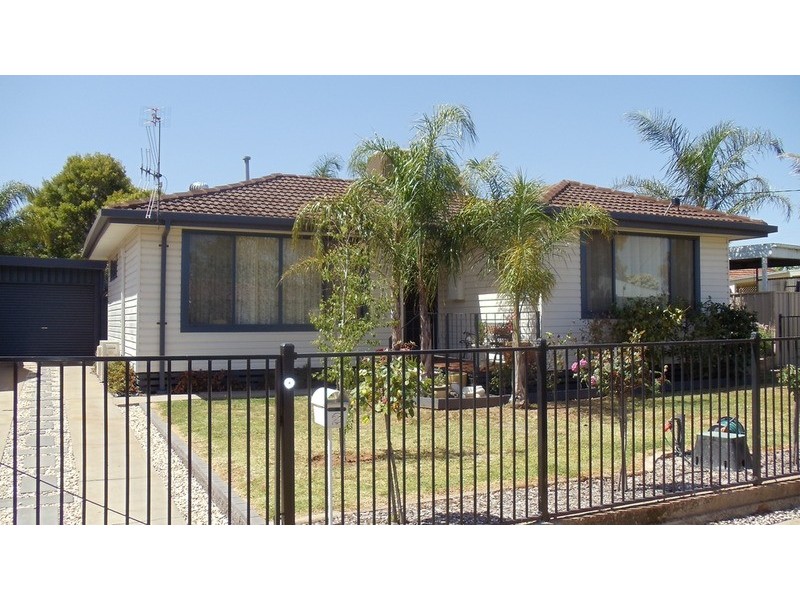 2 Eyre Court, Swan Hill VIC 3585