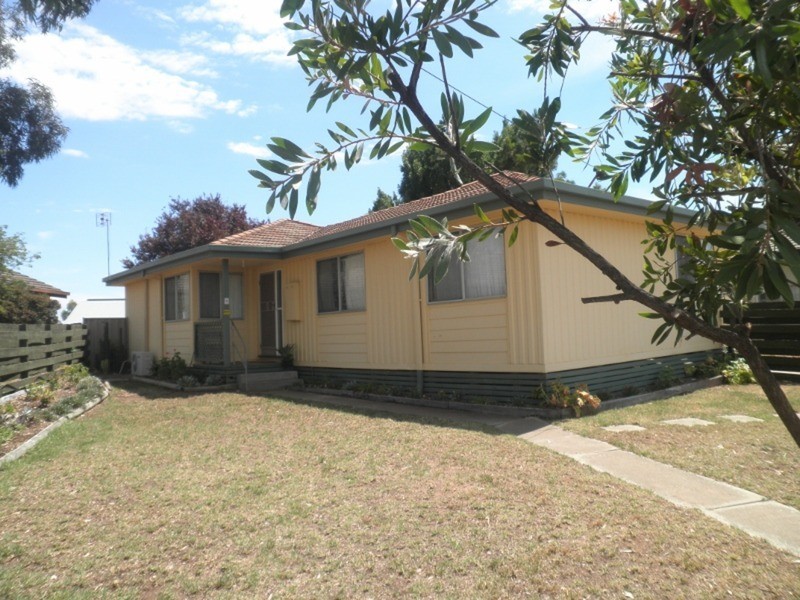 7 Harrison Crescent, Swan Hill VIC 3585