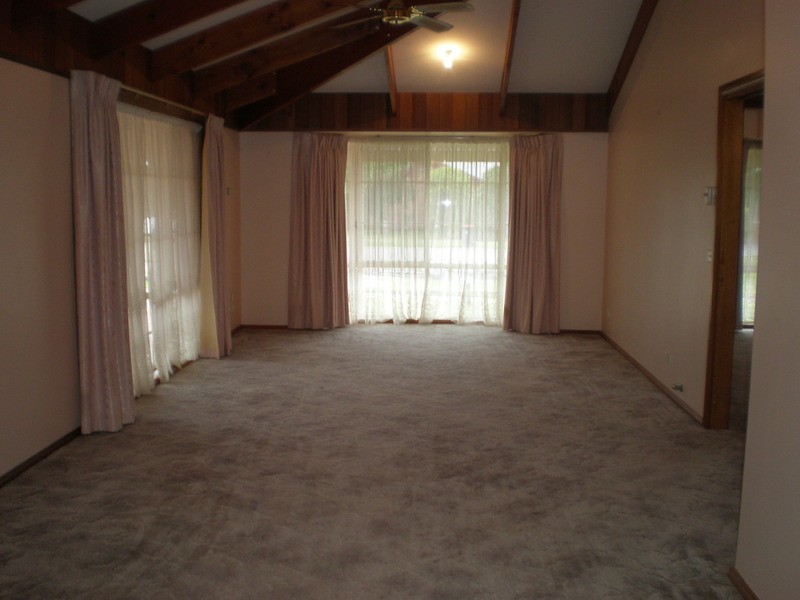 8 Ellwood Court, Swan Hill VIC 3585