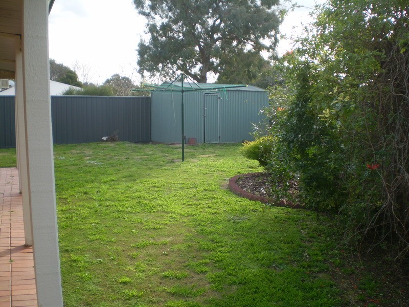 8 Ellwood Court, Swan Hill VIC 3585