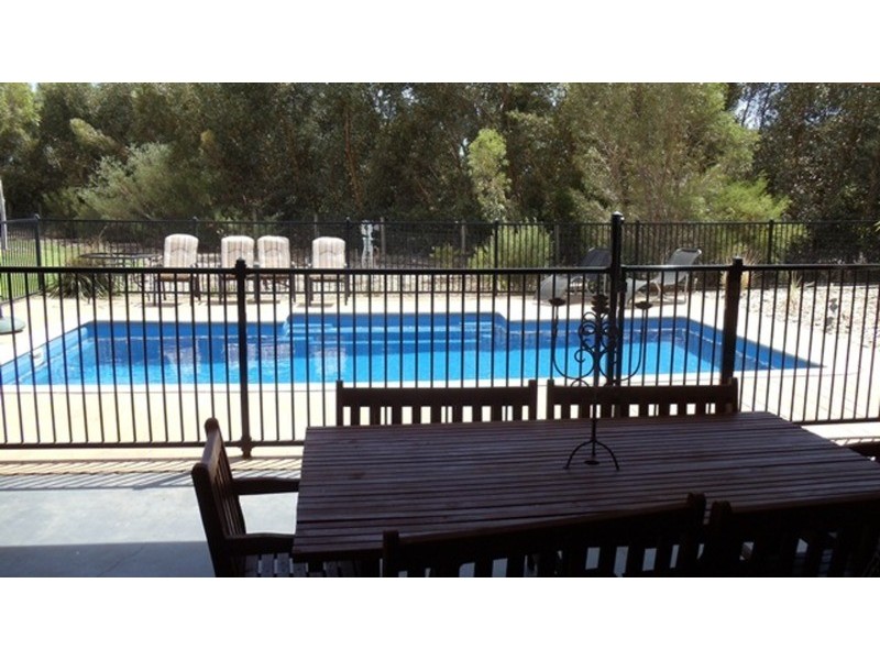 5 Yvonne Close, Swan Hill VIC 3585