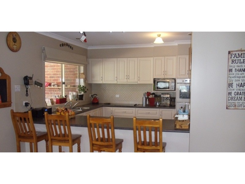 5 Yvonne Close, Swan Hill VIC 3585