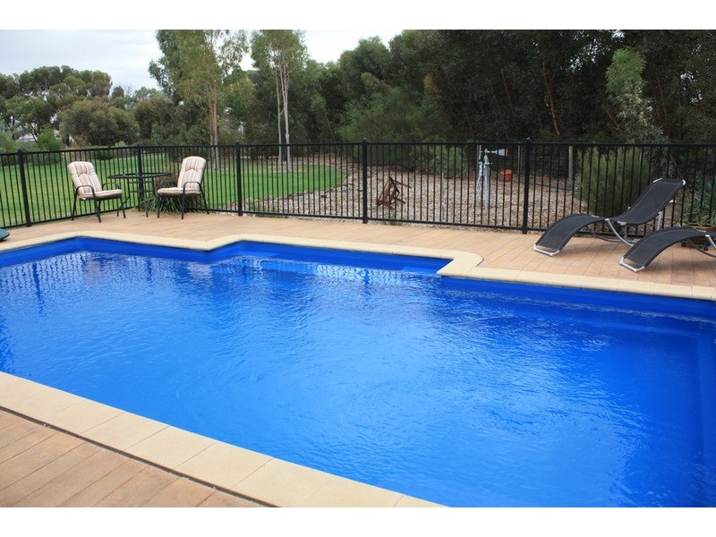 5 Yvonne Close, Swan Hill VIC 3585