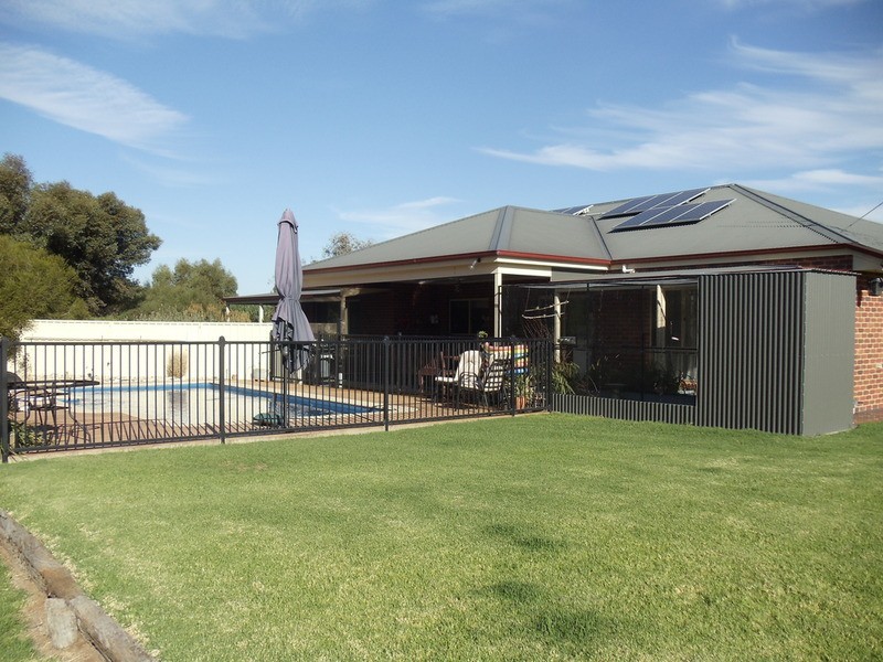 5 Yvonne Close, Swan Hill VIC 3585
