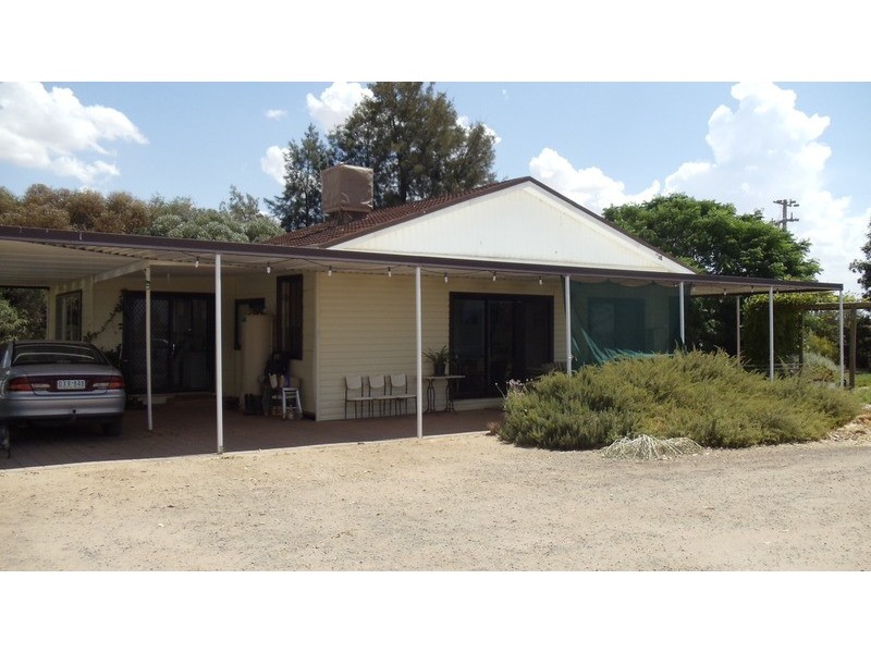 215 Hobson Road, Nyah West VIC 3595