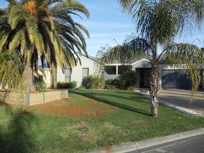 15 Melis Court, Swan Hill VIC 3585