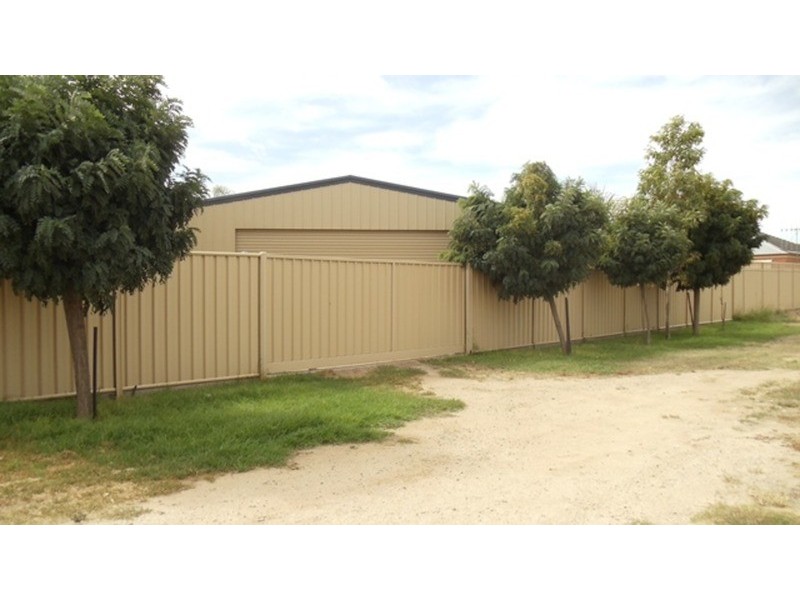 15 Melis Court, Swan Hill VIC 3585