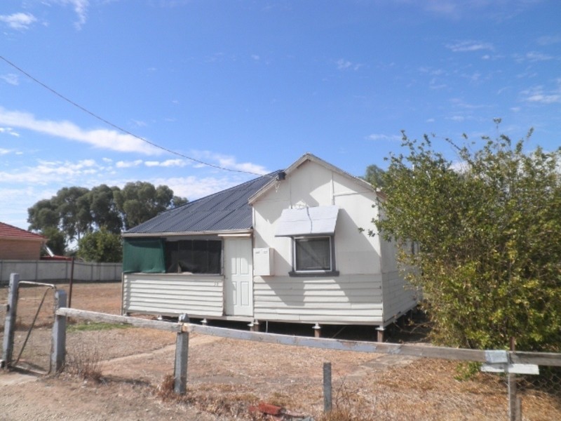 38 Stradbroke Avenue, Nyah VIC 3594