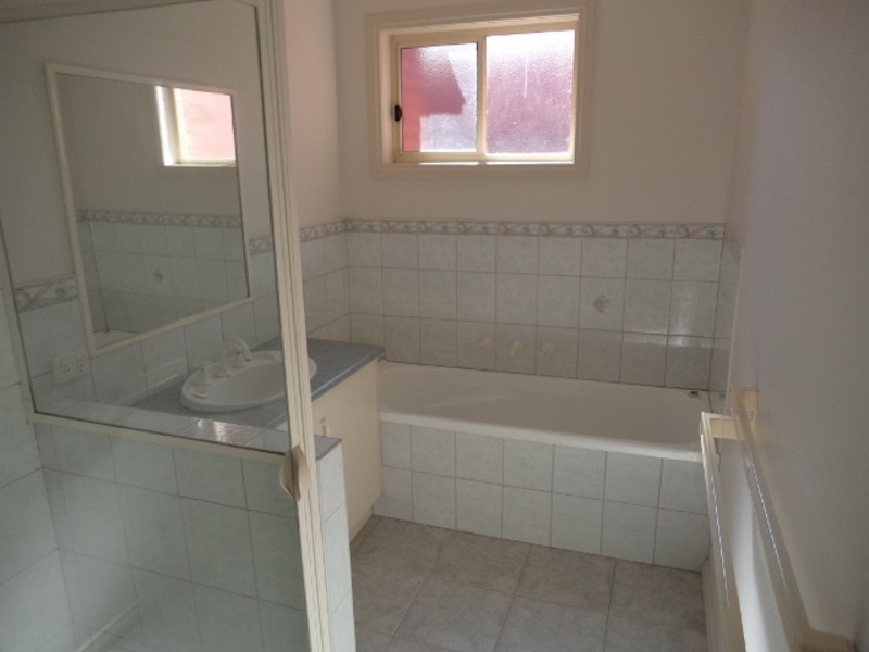 3/141 Stradbroke Avenue, Swan Hill VIC 3585