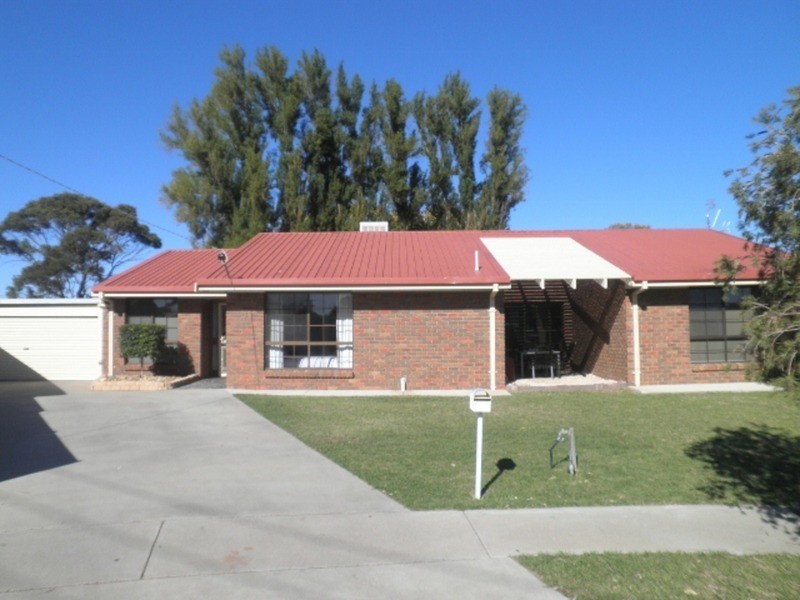 8 Barwick Court, Swan Hill VIC 3585