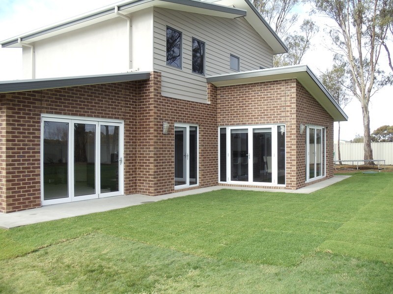 16 Williams Road, Swan Hill VIC 3585