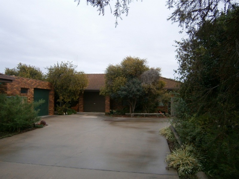 2/64 Stradbroke Avenue, Swan Hill VIC 3585