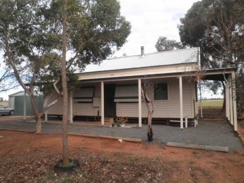 893 Murray Valley Highway, Swan Hill VIC 3585